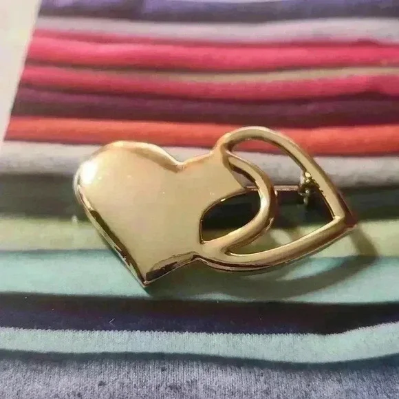 Vintage gold heart brooch pin gold tone pin - Picture 9 of 10